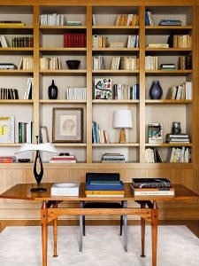 In the home office of an art collector, Luis Laplace and Christophe Comoy created a place for masterpieces of all kinds.